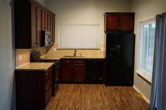 1007 E Belgravia Dr in Pearland, TX - Foto de edificio - Building Photo