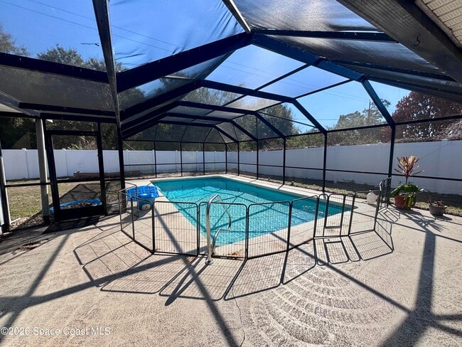 563 Karney Ave NE in Palm Bay, FL - Building Photo - Building Photo