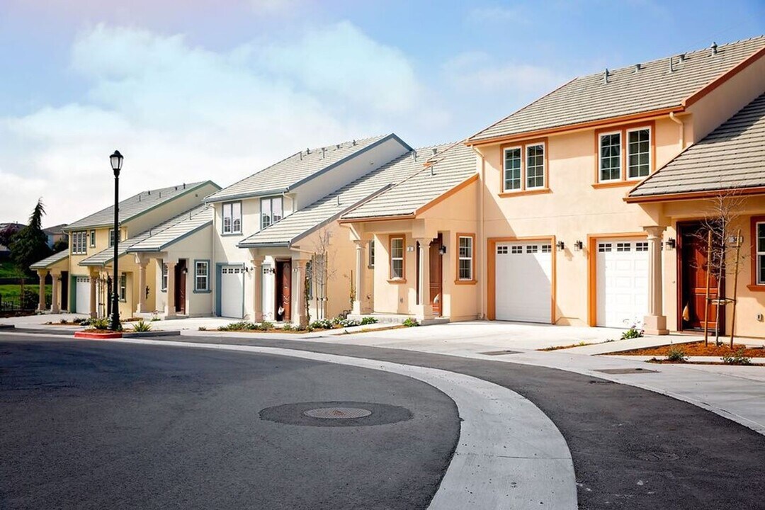 30 Blackbird Cir in Watsonville, CA - Building Photo
