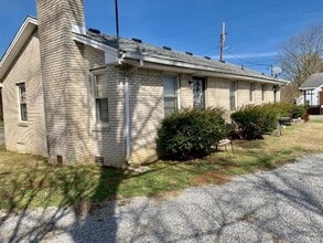 603 Long Hollow Pike in Gallatin, TN - Foto de edificio - Building Photo