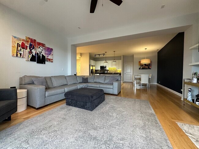 2402 W McLean Ave in Chicago, IL - Building Photo - Building Photo