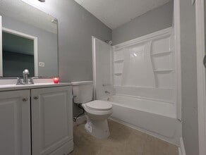 2113 S Sugar Ridge Dr in La Place, LA - Foto de edificio - Building Photo