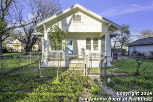 1108 N Flores St in San Antonio, TX - Building Photo - Building Photo