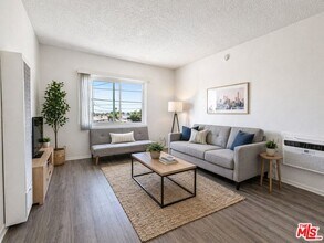 1133 W 36th Pl in Los Angeles, CA - Building Photo - Building Photo