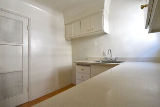 4224 Los Feliz Blvd in Los Angeles, CA - Building Photo - Building Photo