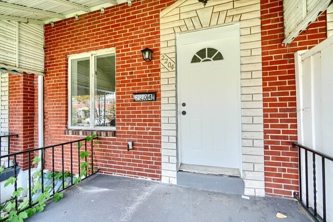 property at 2204 Redthorn Rd