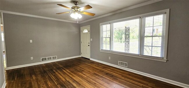 2833 Rockcliff Rd SE in Atlanta, GA - Foto de edificio - Building Photo