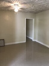 17 SW 8th Ave in Dania Beach, FL - Building Photo - Building Photo