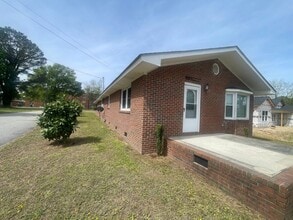 610 E Granville St in Dunn, NC - Building Photo - Building Photo