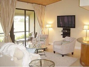 253 Old Meadow Way in Palm Beach Gardens, FL - Foto de edificio - Building Photo