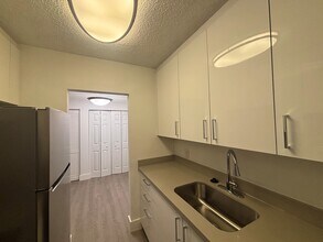 Banyan Club in Pompano Beach, FL - Building Photo - Building Photo