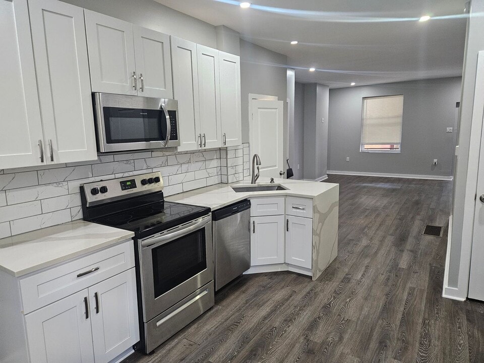 31 S Salford St in Philadelphia, PA - Building Photo