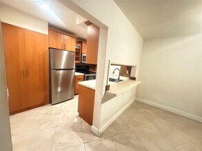 5646 Blueberry Ct in Lauderhill, FL - Building Photo - Building Photo