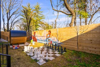 554 Rosedale Ave in Nashville, TN - Foto de edificio - Building Photo