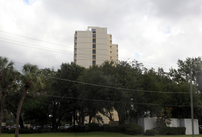 Aqua Apartments in Tampa, FL - Foto de edificio - Building Photo