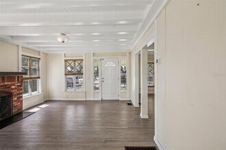 321 E Orange St in Tarpon Springs, FL - Foto de edificio - Building Photo