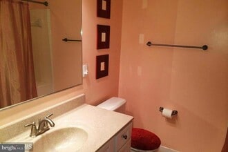 14317 Runabout Ct in Laurel, MD - Foto de edificio - Building Photo