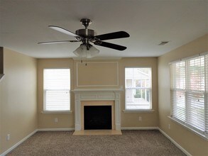 1926 Sugarbush Dr in Charlotte, NC - Building Photo - Building Photo