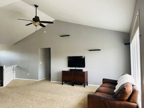 17853 82nd Pl N in Osseo, MN - Foto de edificio - Building Photo