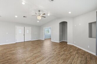 1901 N Rosemont Blvd in Tucson, AZ - Building Photo - Building Photo