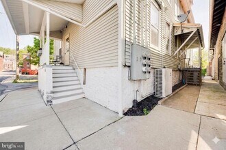 26 Willow St in Reinholds, PA - Foto de edificio - Building Photo