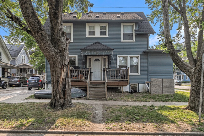 811 Sybil St in Ann Arbor, MI - Building Photo - Building Photo
