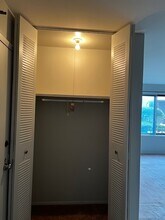 6149 Knoll Wood Ct in Willowbrook, IL - Building Photo - Building Photo