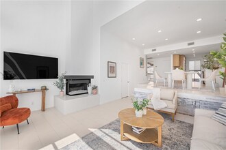 7324 Marina Pacifica Dr N in Long Beach, CA - Building Photo - Building Photo