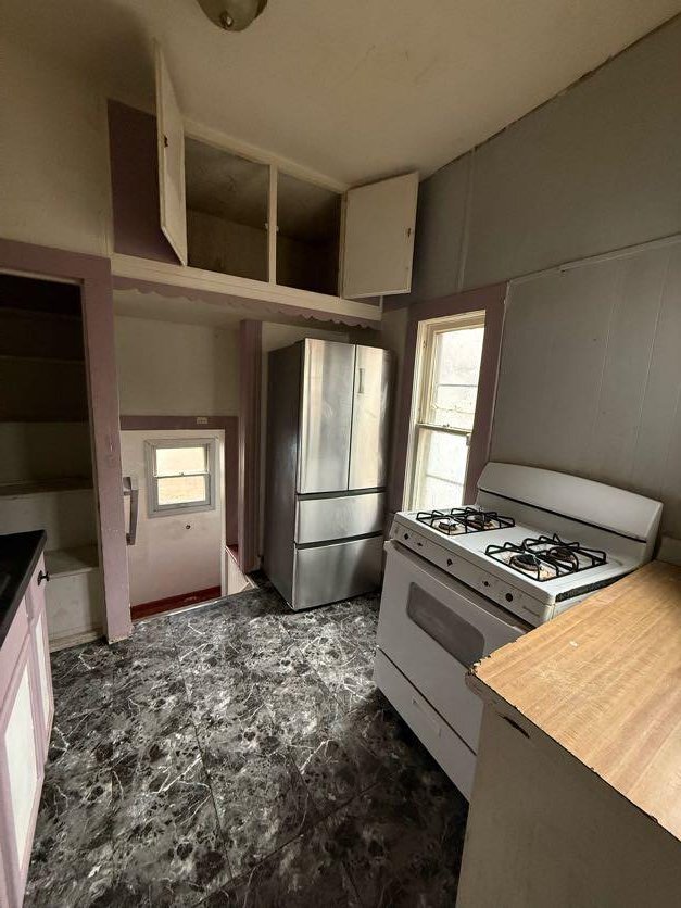 property at 968 W View St