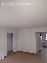 5741 W 35th St in Cicero, IL - Building Photo - Building Photo