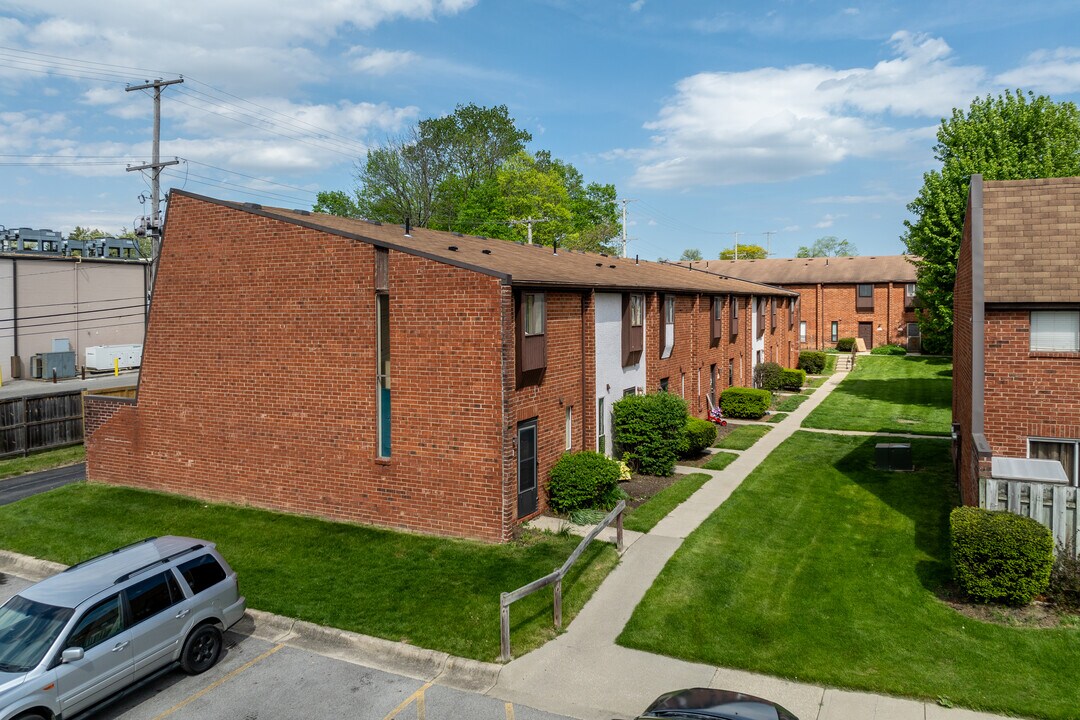 Camelot in Westerville, OH - Building Photo