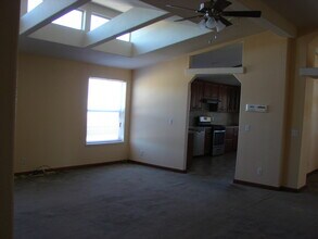 905 Plumas Ave in Olivehurst, CA - Building Photo - Building Photo