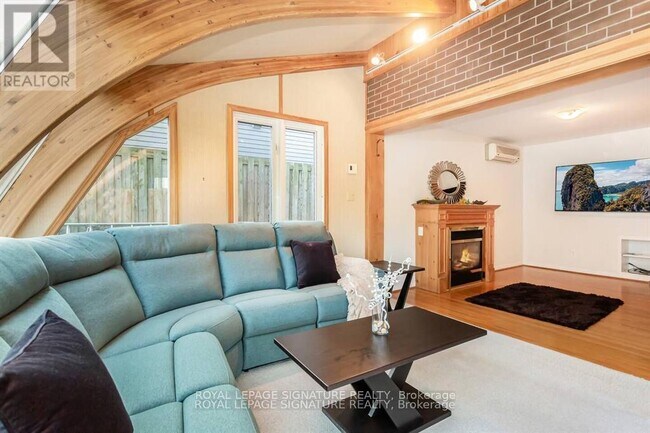 153 Ulster Dr in Oakville, ON - Building Photo - Building Photo