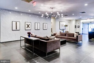 1000 New Jersey Ave SE in Washington, DC - Building Photo