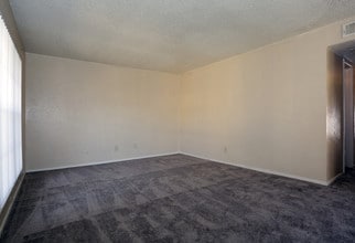 Lamond Grove in Longview, TX - Building Photo - Interior Photo
