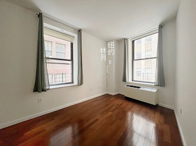 8 Liberty Pl in New York, NY - Building Photo - Building Photo