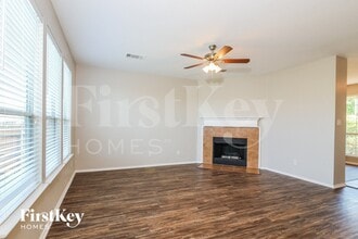 9921 Shelburne Rd in Fort Worth, TX - Foto de edificio - Building Photo