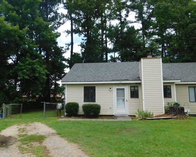 202 Cedar Ridge Ln in Havelock, NC - Building Photo - Building Photo