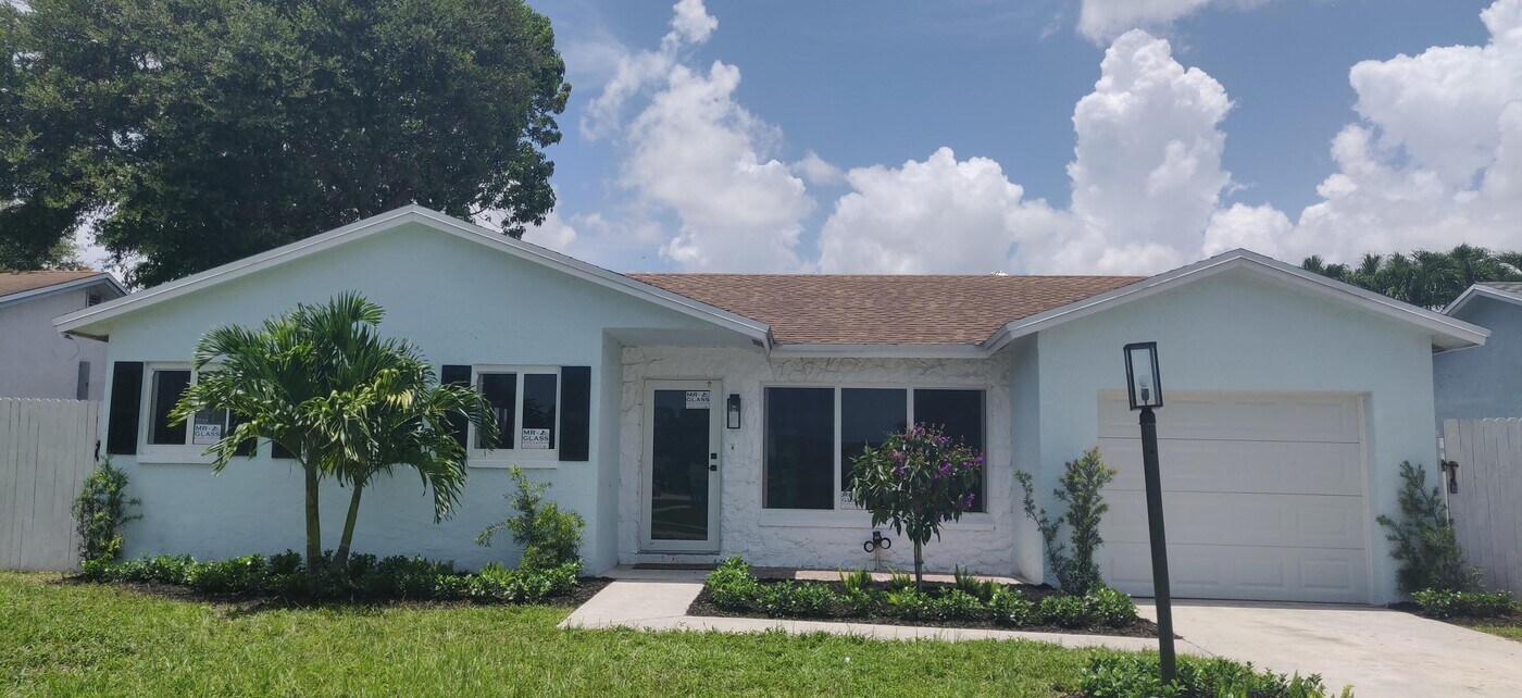 22801 SW 54th Way in Boca Raton, FL - Building Photo