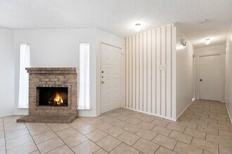 8430 Cranberry Hill in San Antonio, TX - Building Photo - Building Photo