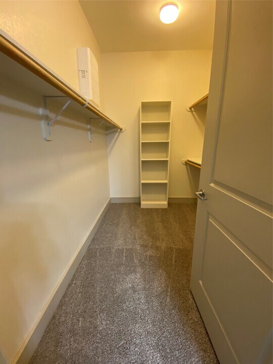 1800 St Joseph Pkwy in Houston, TX - Building Photo