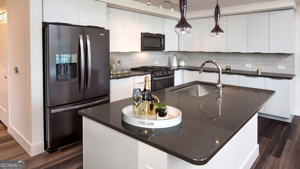 1400 W Peachtree St NW, Unit 715 in Atlanta, GA - Building Photo