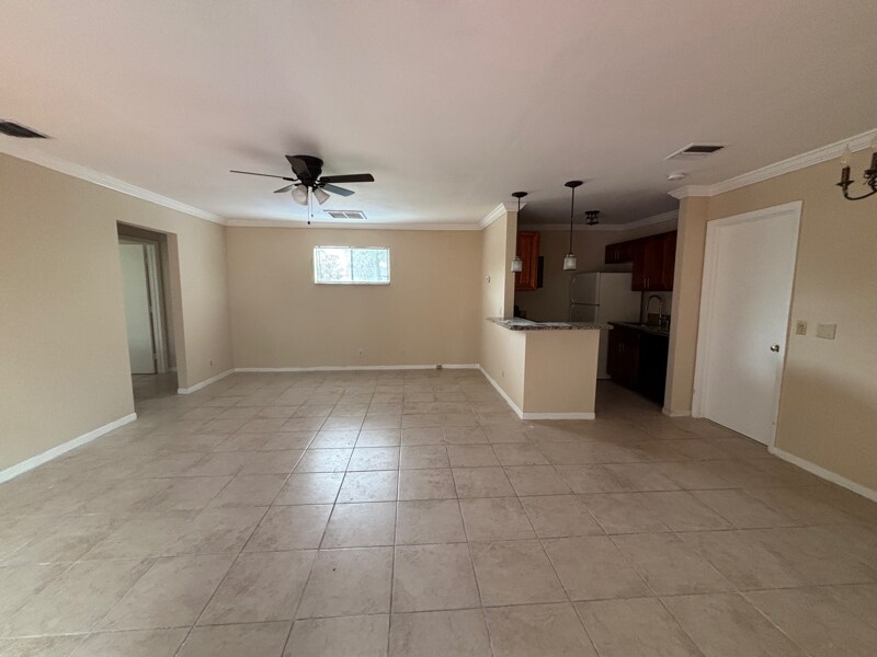 21 N Crossings Cir in Boynton Beach, FL - Building Photo