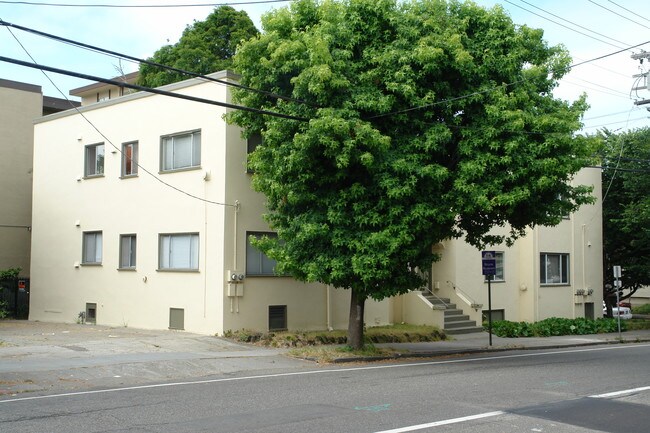 2204 Channing Way in Berkeley, CA - Building Photo - Building Photo