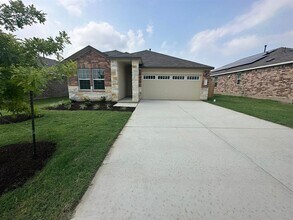 121 Seminole Dr in San Marcos, TX - Building Photo - Building Photo