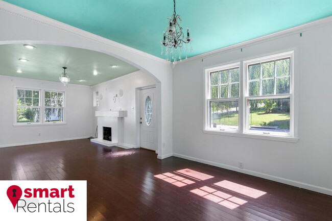property at 3 S Harvey Ave