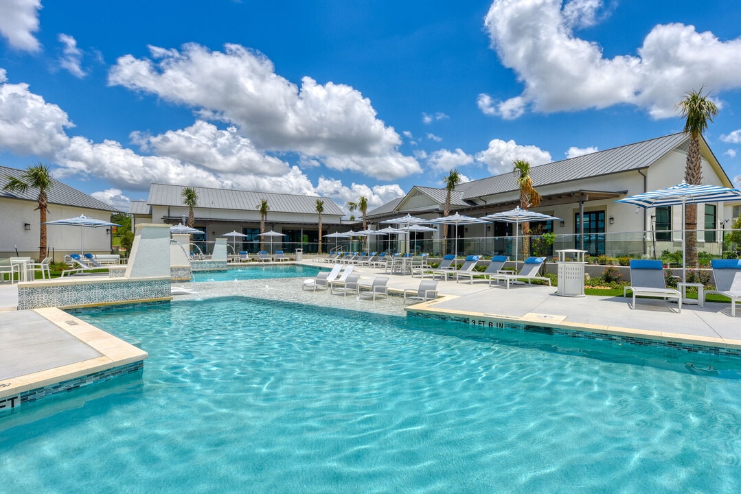 Tacara at Dove Creek in San Antonio, TX - Foto de edificio