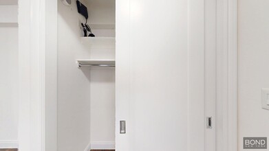 219 E 69th St in New York, NY - Building Photo - Building Photo