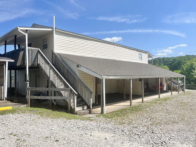 6785 Mud River Rd in Barboursville, WV - Building Photo - Building Photo