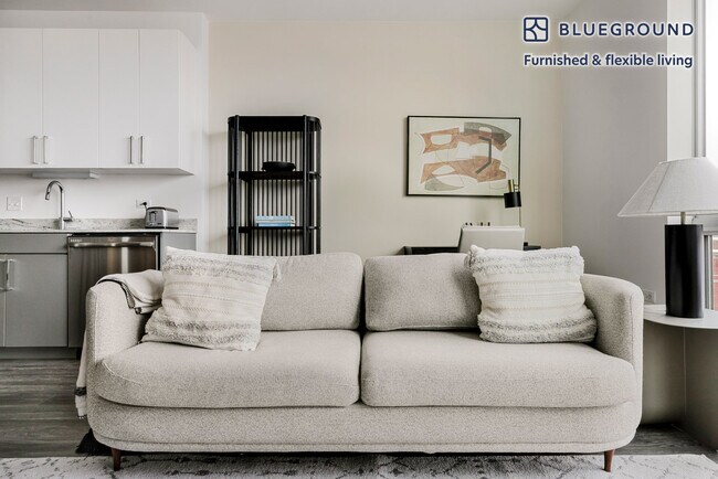 2340 N California Ave in Chicago, IL - Building Photo - Building Photo